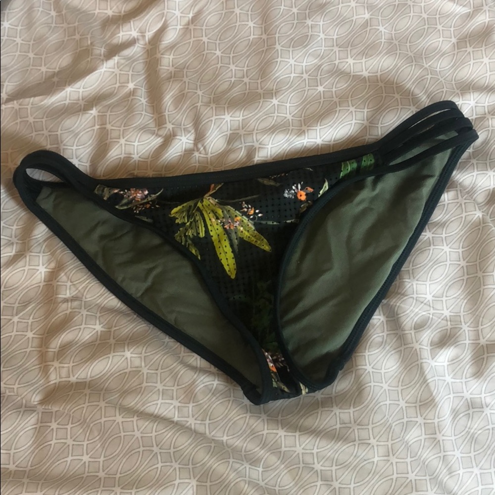 Body Glove bikini bottoms